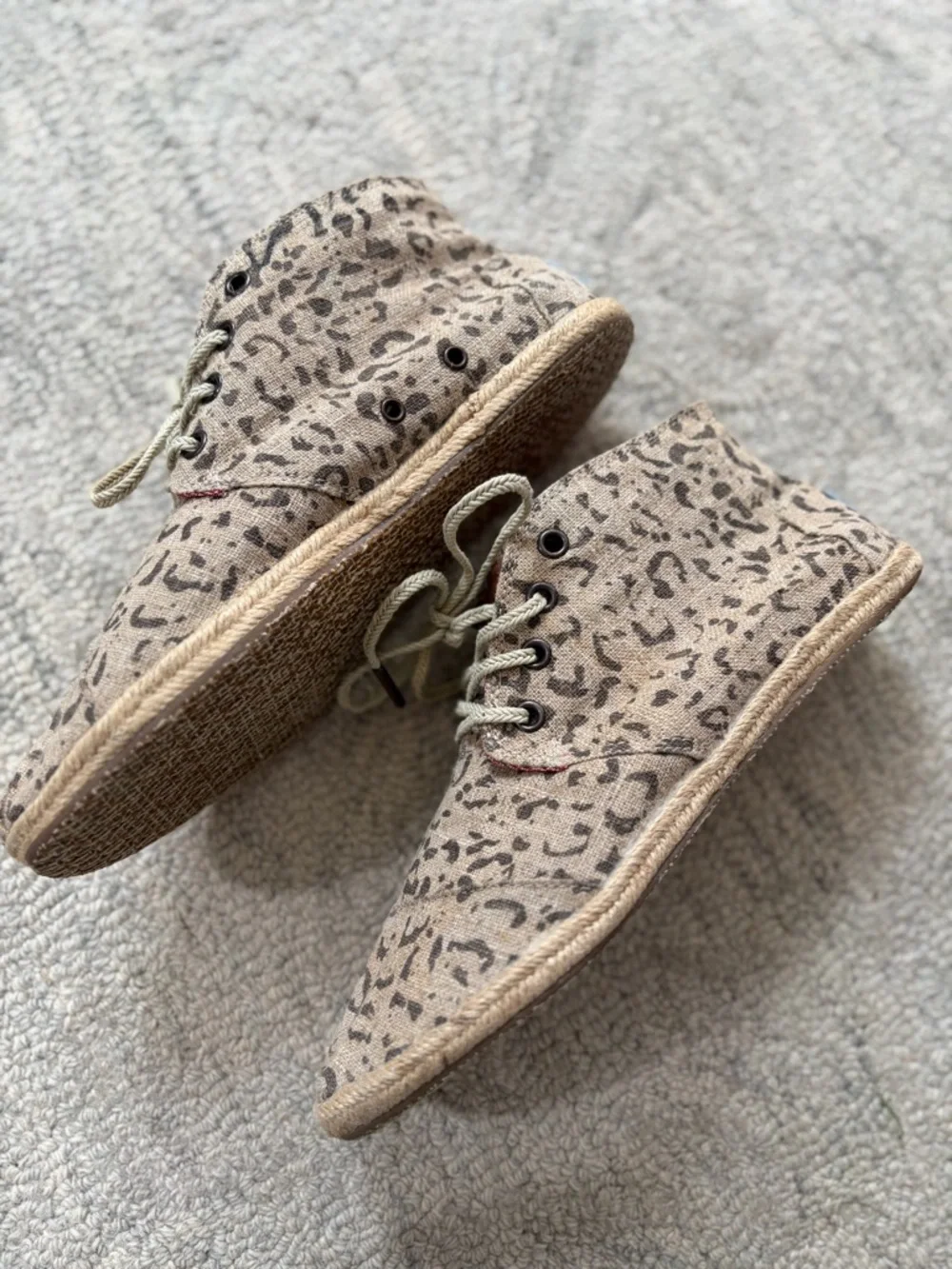 TOMS Desert Lace Up Shoes Leopard Print Canvas Flat Casual Boho Womens 8.5
